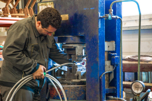 Dany et notre presse à manchoner